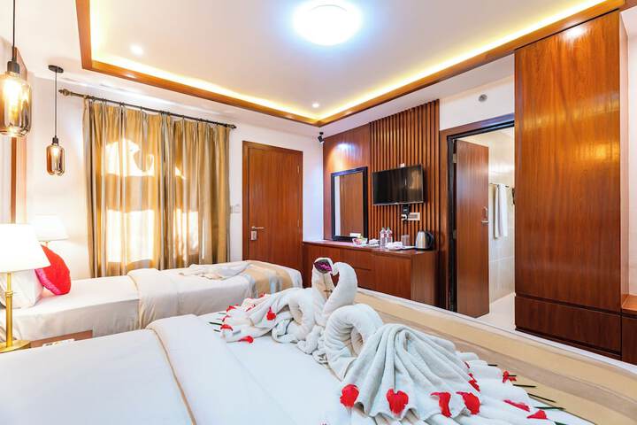 Room 9 of 126