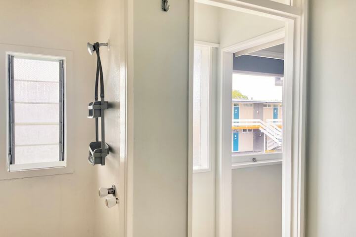 Room 80 of 98