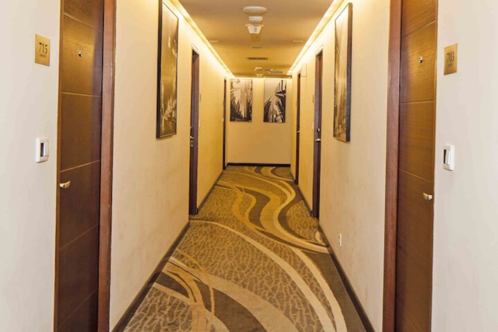 Ballroom/Hall 47 of 52