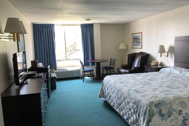 Room 10 of 17