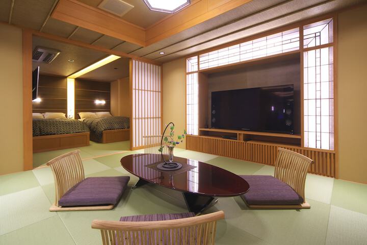 Room 21 of 114