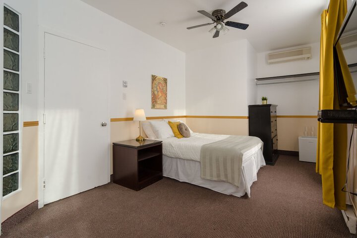 Room 12 of 87