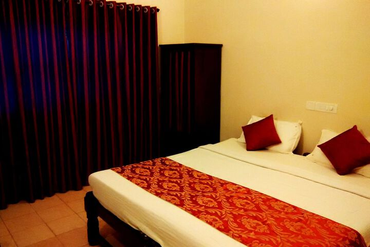 Room 3 of 10
