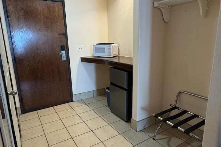 Room 9 of 22