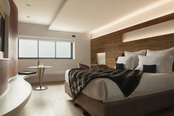 Room 7 of 75