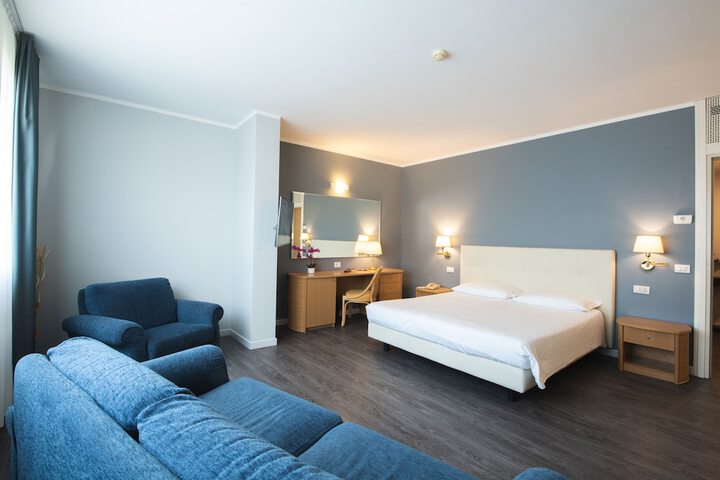 Room 7 of 50