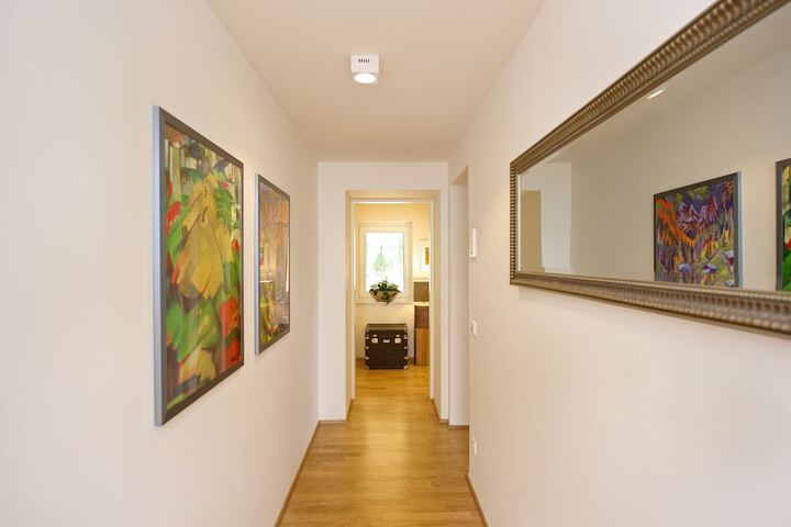 Ballroom/Hall 14 of 16