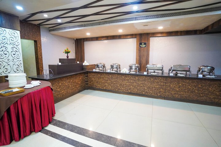 Ballroom/Hall 65 of 75