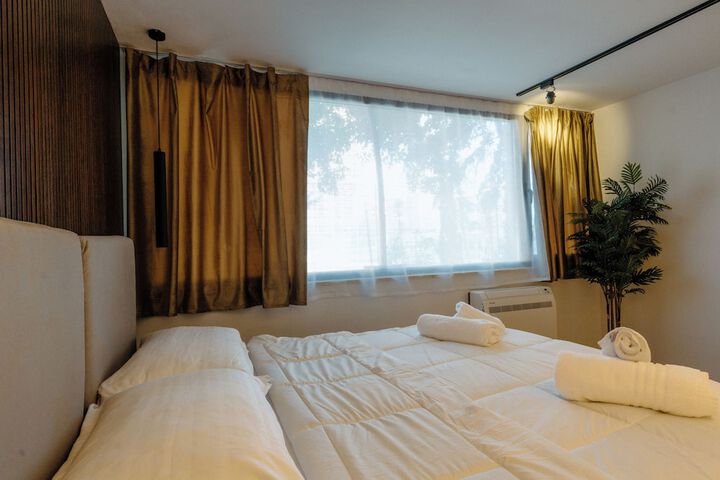 Room 17 of 50