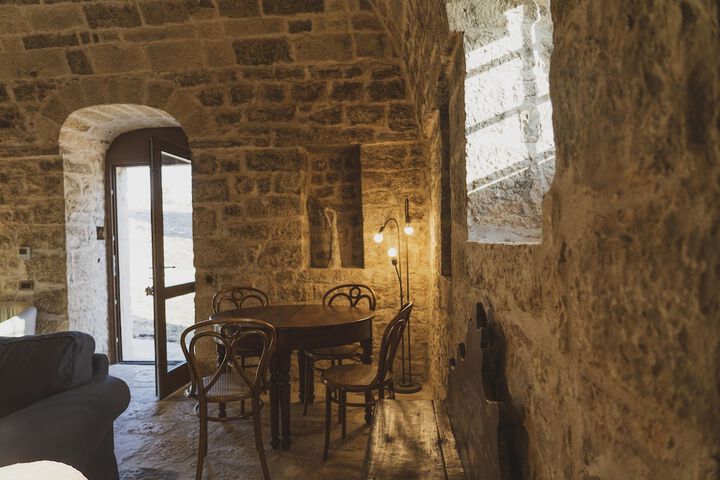 Room 33 of 79