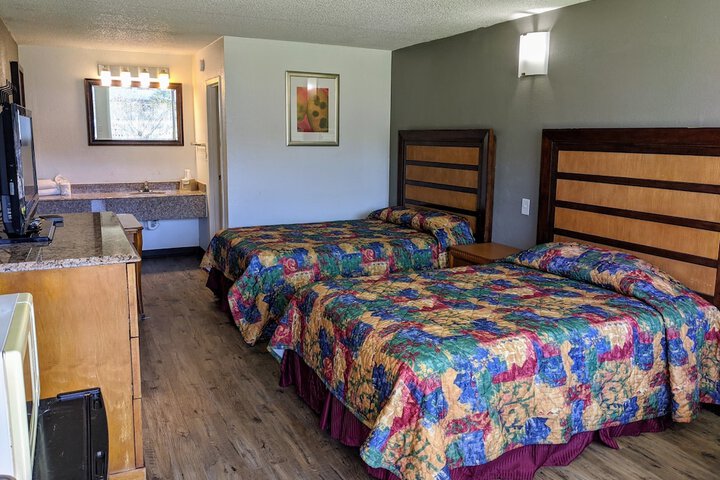 Room 4 of 20