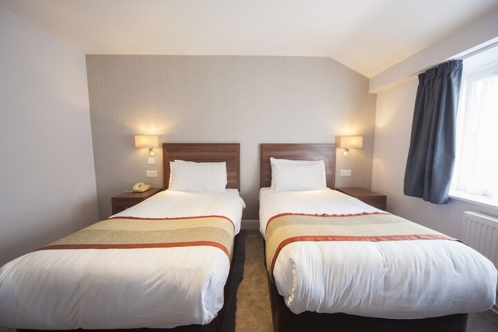 Room 10 of 75