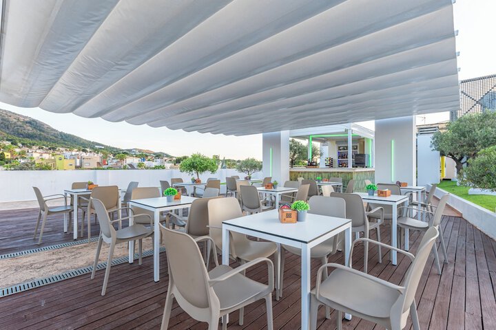 Terrace/Patio 93 of 98