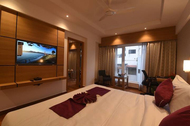 Room 10 of 38