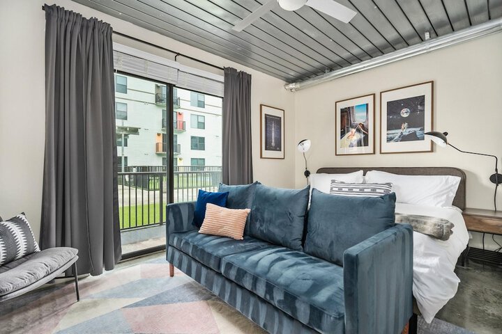 Image of Mid Main Lofts 4221 Elegant Modern Studio Loft Midtown