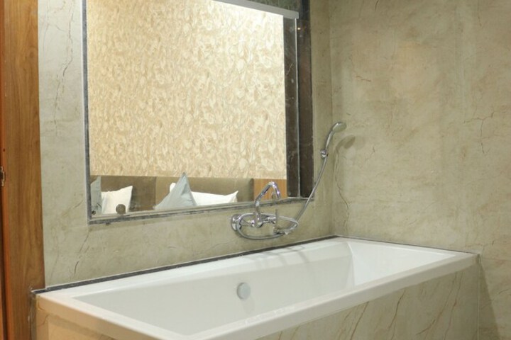 Room 12 of 22