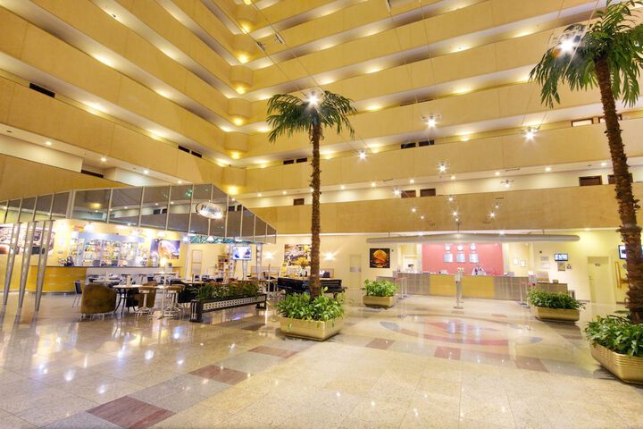 Guest Lobby
