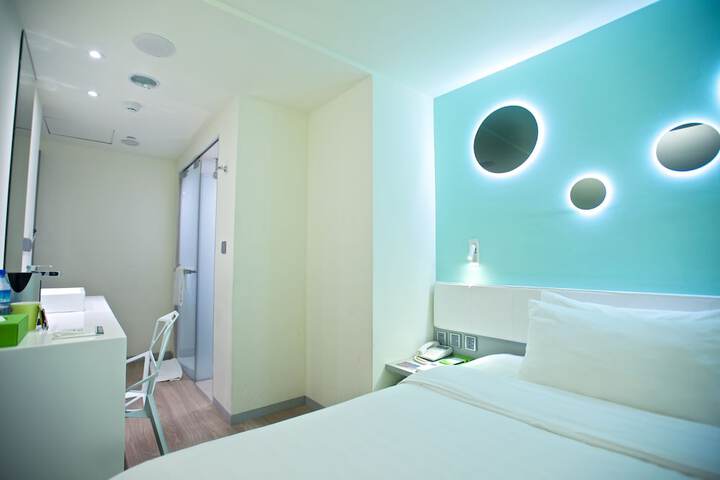 Room 19 of 42