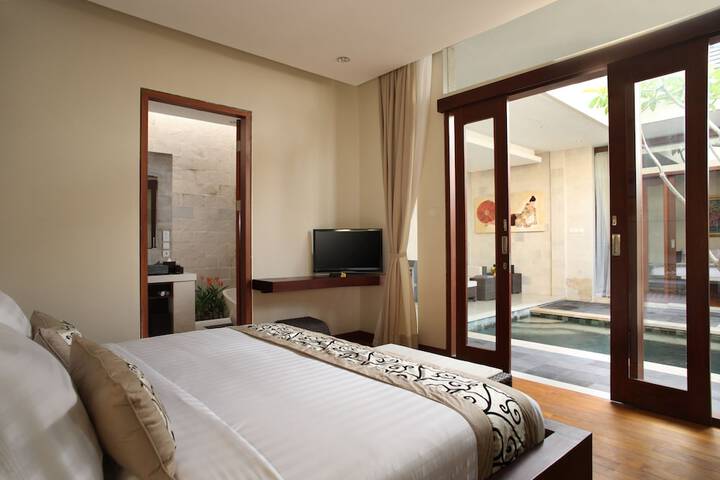 Room 4 of 35
