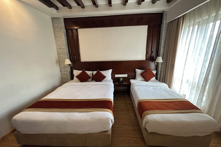 Room 33 of 85