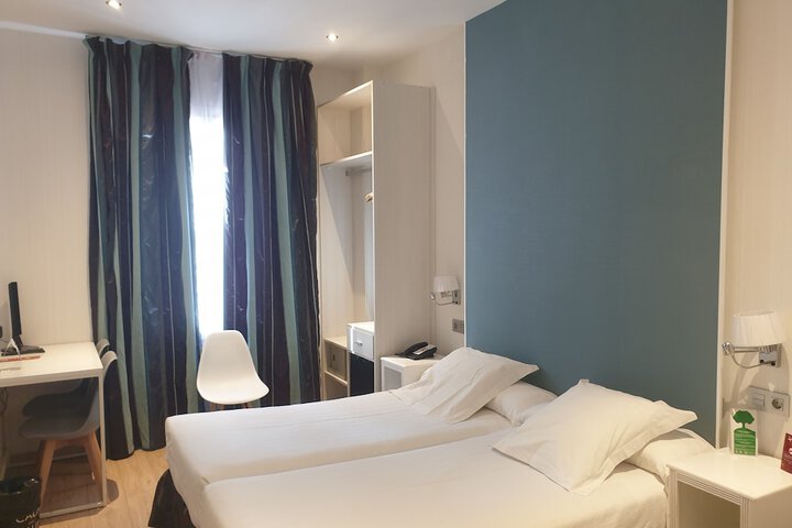 Room 12 of 72