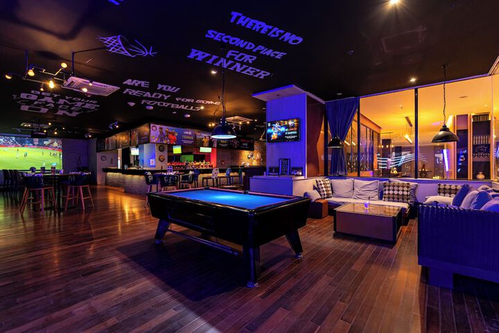 Lounge 96 of 148