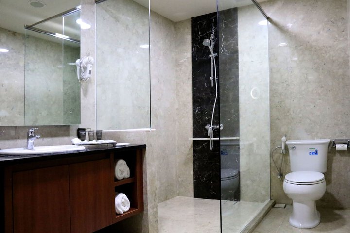 Room 15 of 27