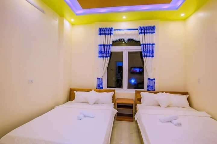 Room 6 of 19