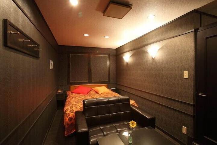 Room 28 of 36