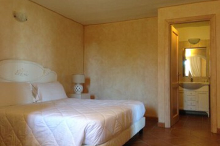 Room 13 of 26