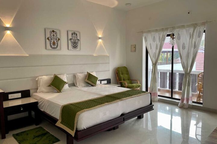 Room 2 of 16