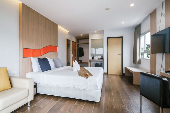 Room 10 of 17