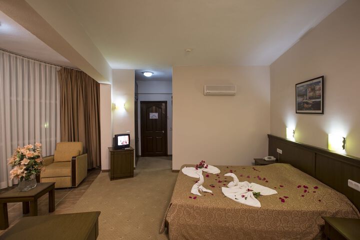 Room 9 of 62