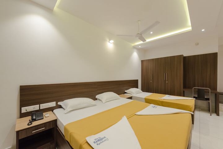 Room 17 of 38