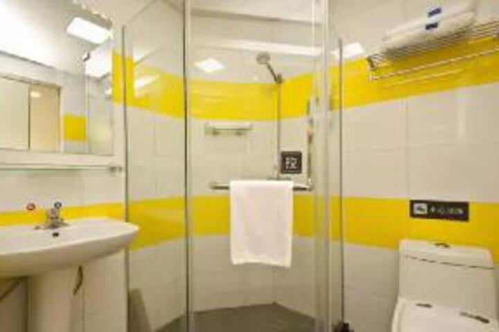 Room 2 of 5