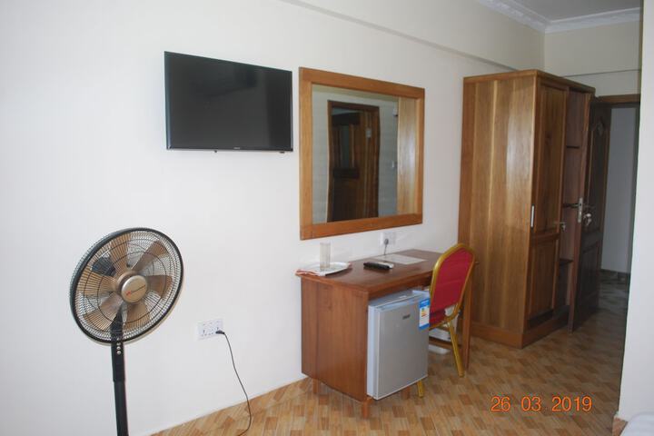 Room 11 of 15
