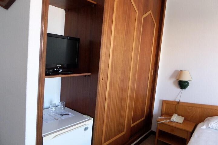 Room 10 of 51