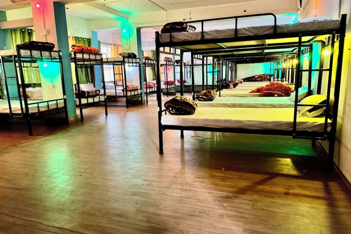 Room 13 of 19