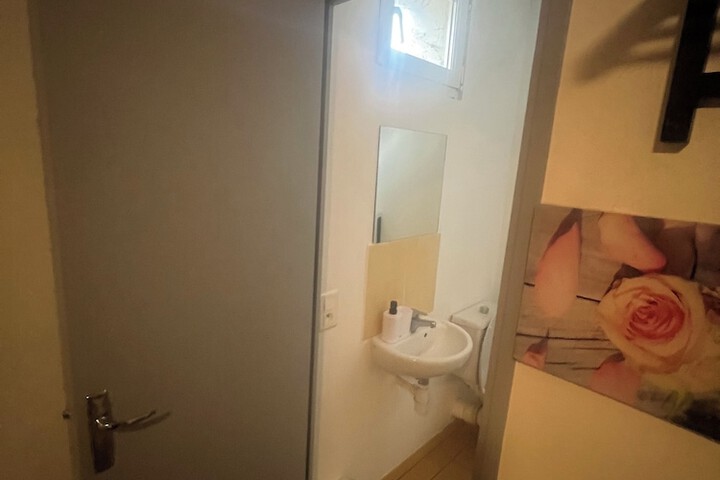 Room 42 of 51
