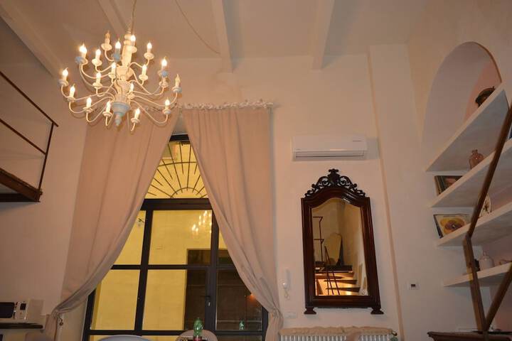 Room 10 of 25