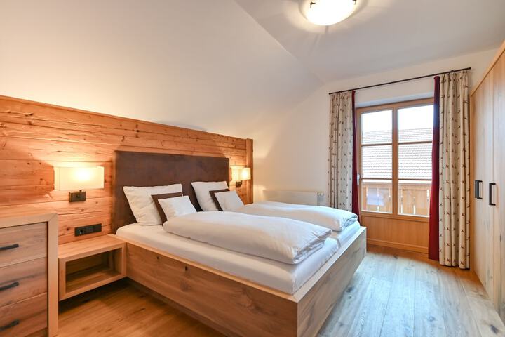 Room 9 of 32