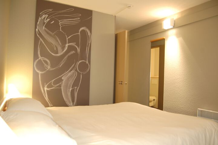 Room 12 of 64