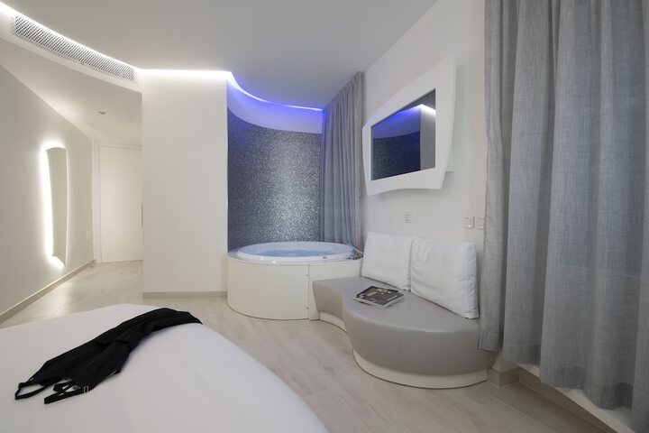 Room 4 of 21