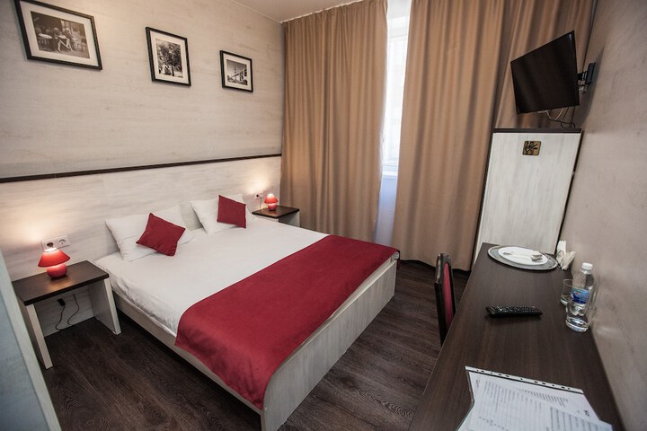 Room 6 of 23