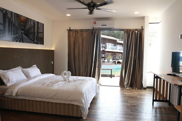 Room 33 of 147