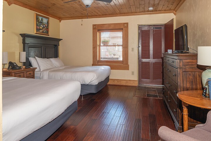 Room 15 of 100