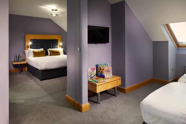 Room 17 of 66