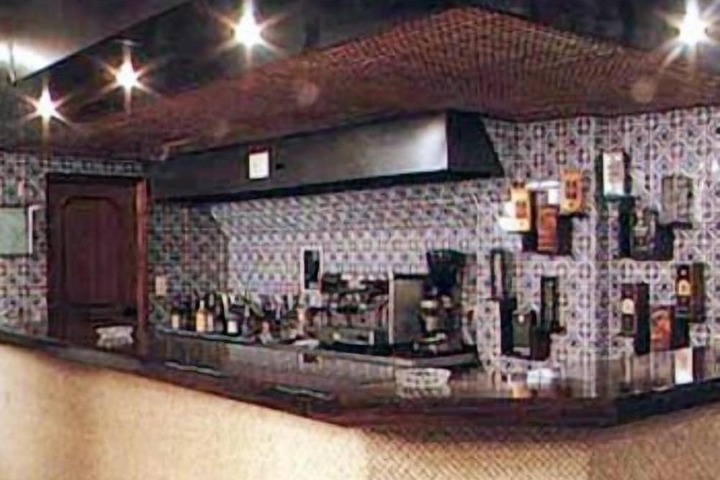 Lounge 23 of 28