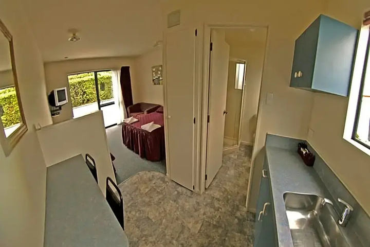 Room 2 of 14