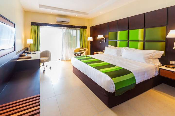 Room 30 of 74